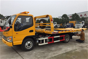 胶州哪里有拖车服务